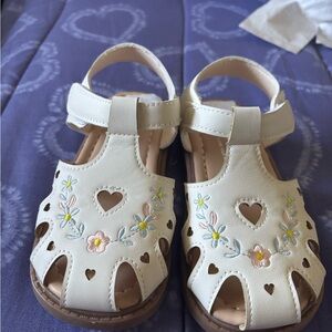 Kids Floral Embroidered Sandals - Cream